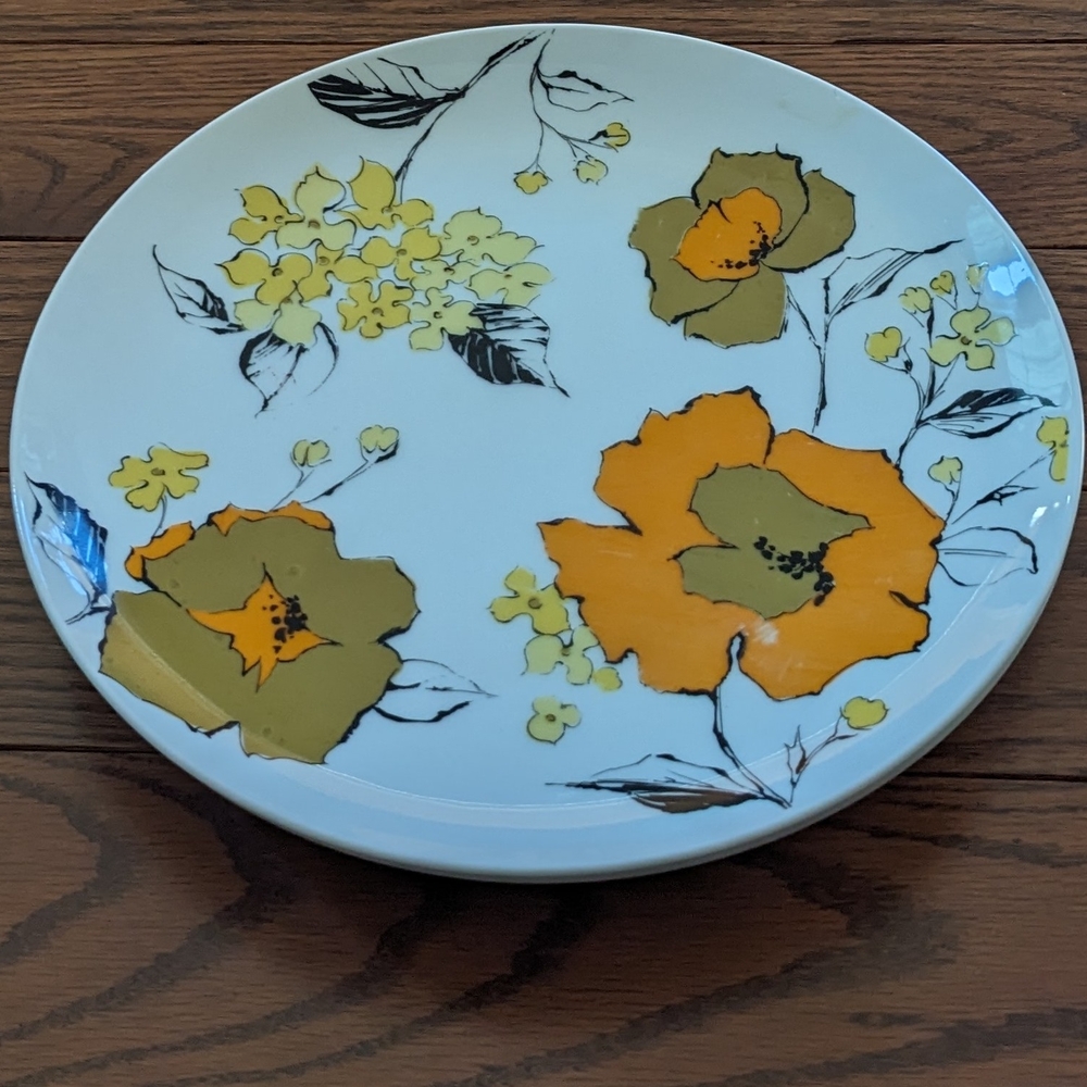 Vintage Mikasa Eclipse Floral Patterned Plates with Orange and Yellow Flowers.